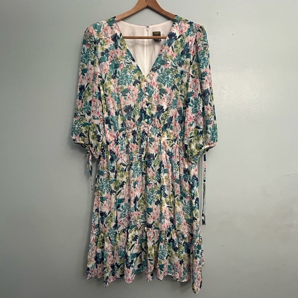 TAYLOR DRESS - Picture 11 of 13